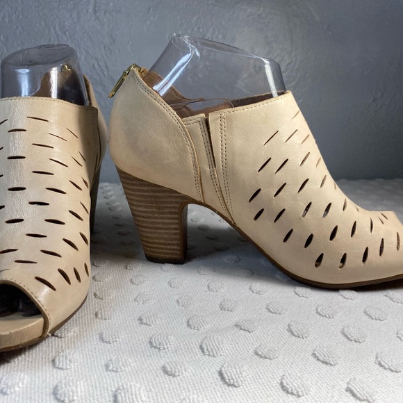 LADIES CLARKS OKENA POSH LEATHER ZIP CASUAL PEEP TOE HEELED MULES - Picture 9 of 16